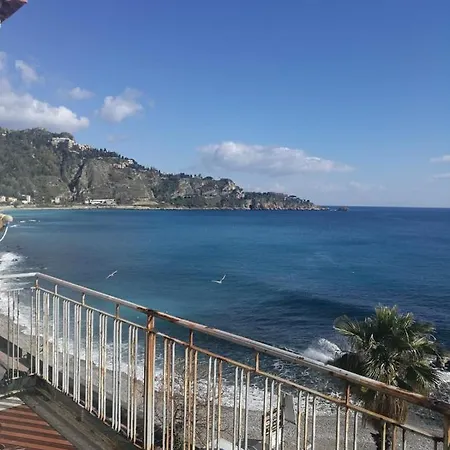 Apartment Alex's Seafront Giardini Naxos