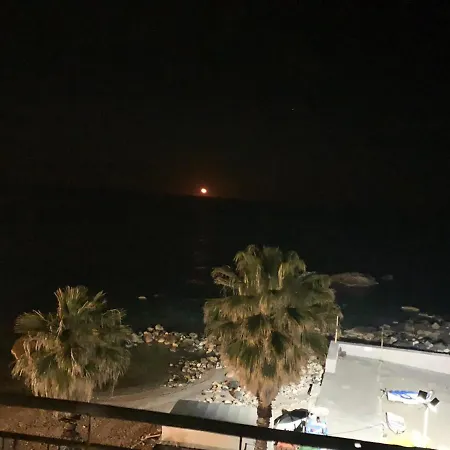 Alex's Seafront *